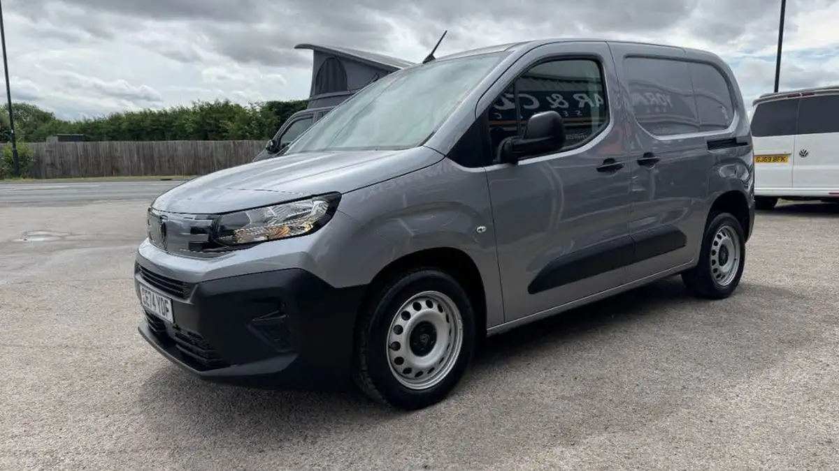 2024-peugeot-partner-15-bluehdi-professional-100pseu6d-big-13