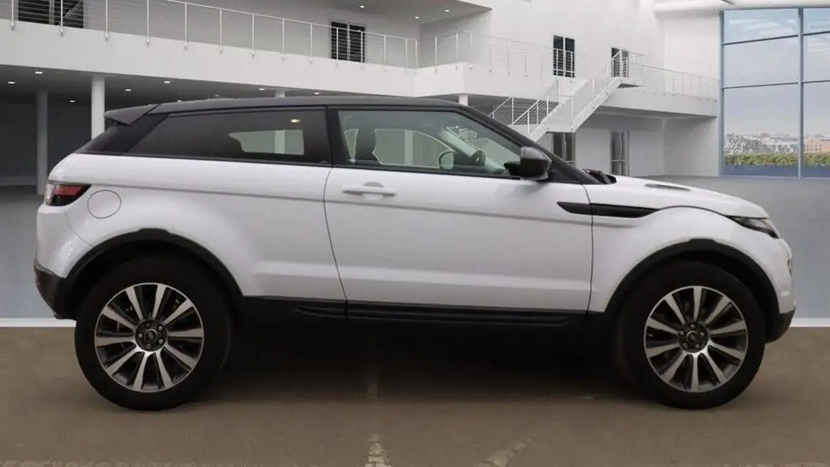 2016-land-rover-range-rover-evoque-20td4-se-tech-ss-coupe-3d-auto-big-8