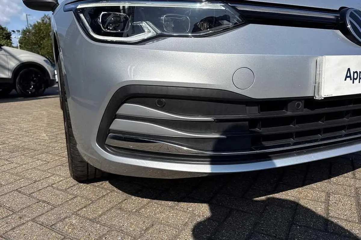 2022-volkswagen-golf-15-tsi-style-150ps-hatchback-big-29