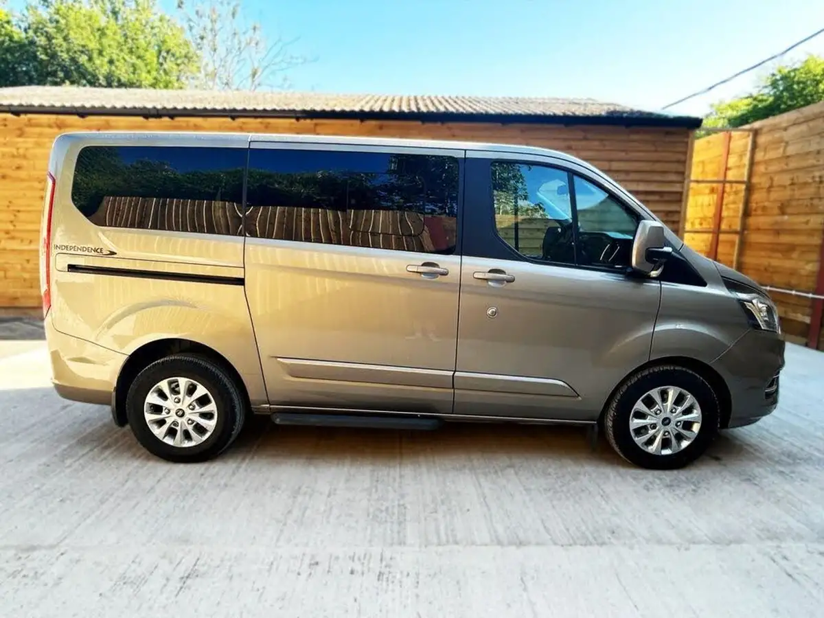 2019-ford-tourneo-custom-big-4