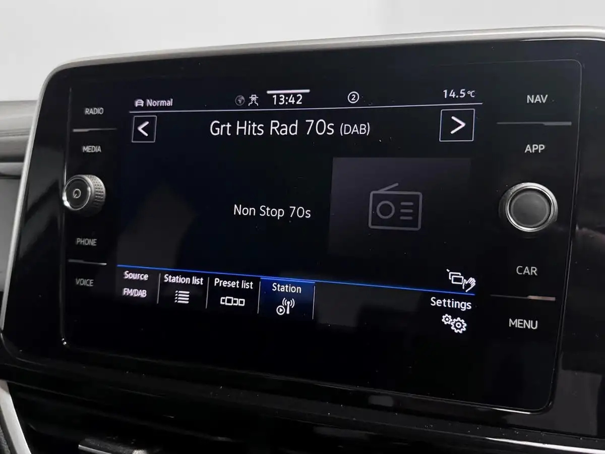 2024-volkswagen-t-roc-15-tsi-r-line-hatchback-5d-dsg-big-43