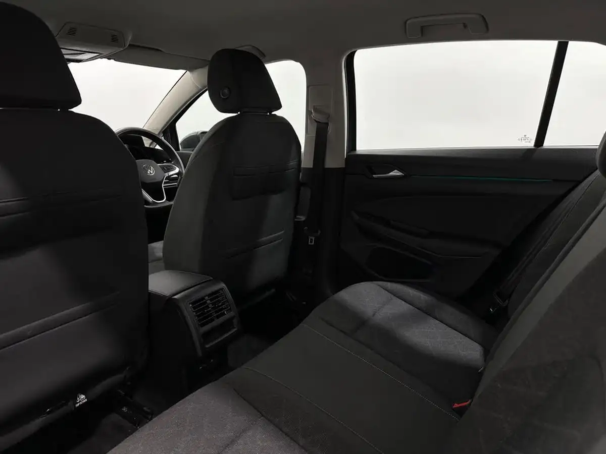 2023-volkswagen-golf-15-tsi-life-150ps-hatchback-big-33
