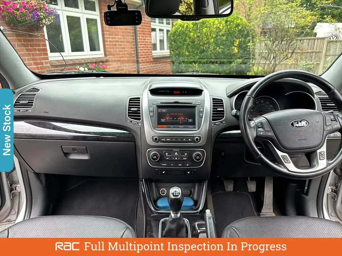 2015-kia-sorento-22-crdi-kx-2-194bhp-4x4-nav-big-3