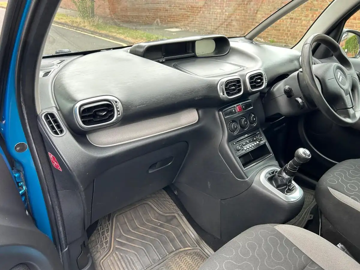 2009-citroen-c3-picasso-16hdi-vtr-big-10
