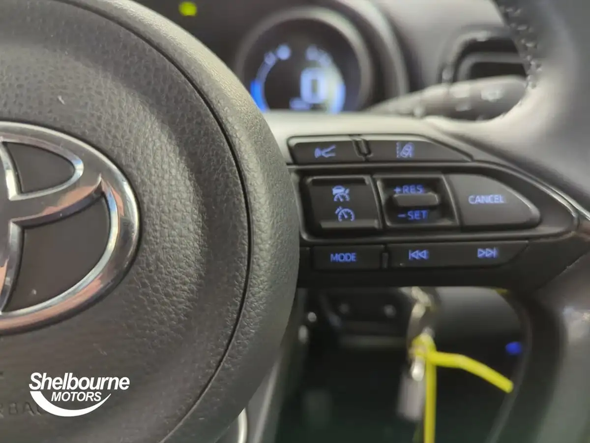 2023-toyota-yaris-15-vvt-i-design-big-24