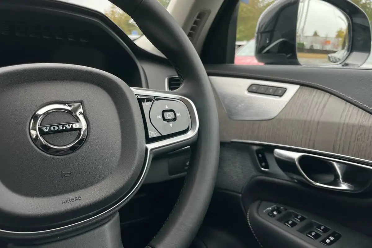 2024-volvo-xc90-20-b5-ultra-dark-big-35