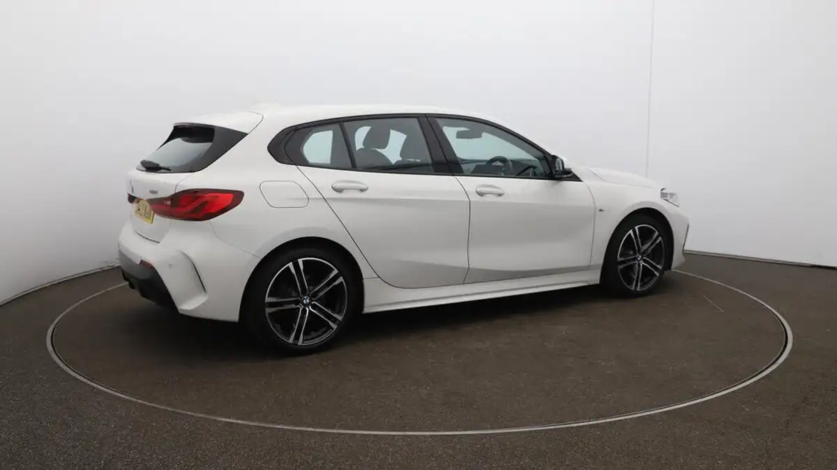 2022-bmw-1-series-15-118i-m-sport-lcp-big-51