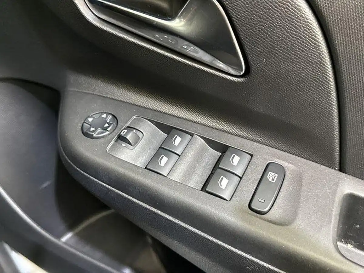 2021-vauxhall-corsa-12i-se-edition-big-16