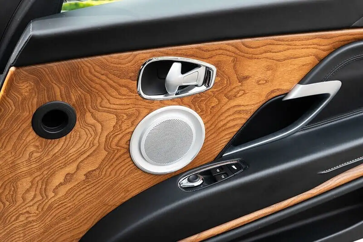 2016-aston-martin-db11-52-v12-launch-edition-big-12