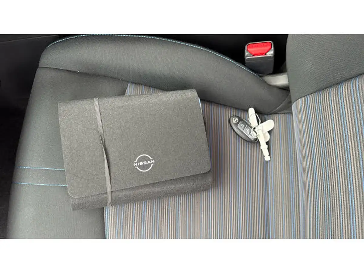 2022-nissan-leaf-e-acenta-39kwh-big-18