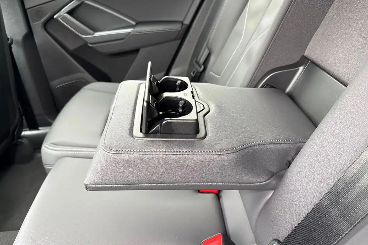 2025-audi-q3-15-35-tfsi-black-edition-station-wagon-s-tronic-big-39