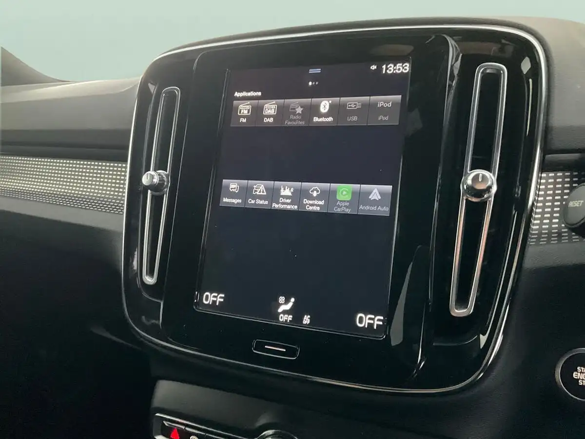 2022-volvo-xc40-15-t3-r-design-auto-big-17