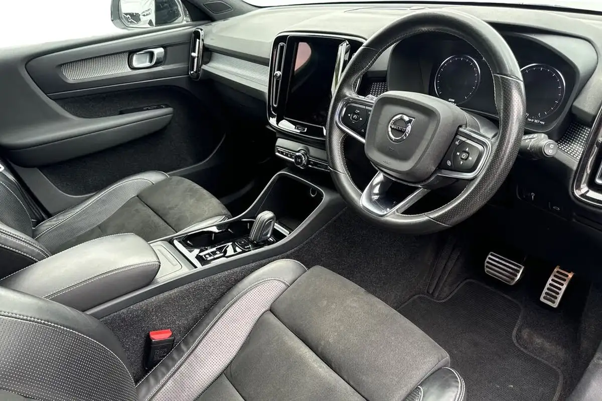 2020-volvo-xc40-20-b4-r-design-awd-big-9
