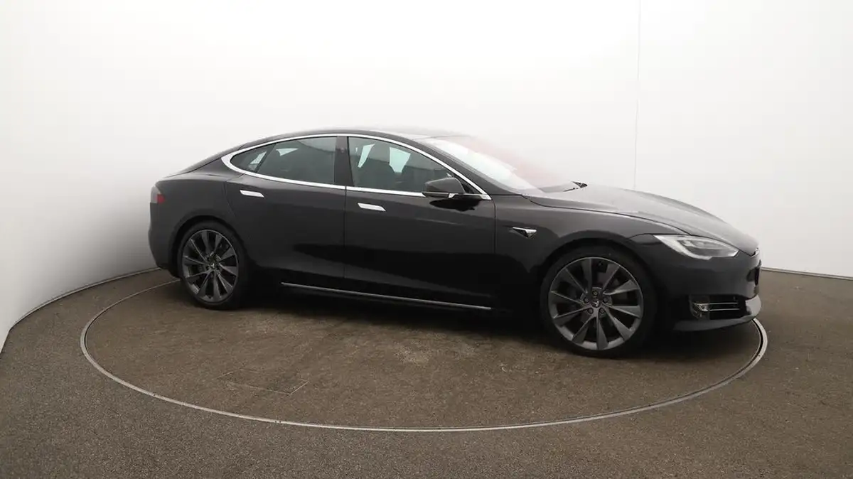 2020-tesla-model-s-e-long-range-big-49