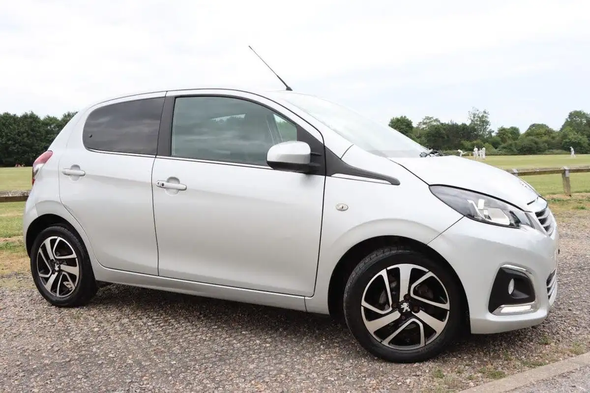 2015-peugeot-108-12-allure-vti-puretech-hatchback-5d-big-1