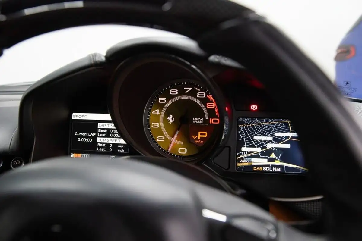 2015-ferrari-f12berlinetta-62-big-34