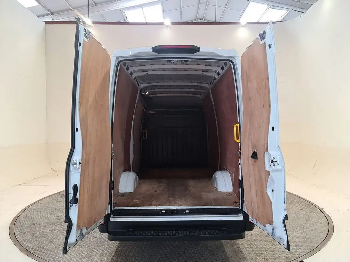 2023-iveco-daily-s-class-23td-35s14v-business-3520mm-h2-136pseu6dt-big-22