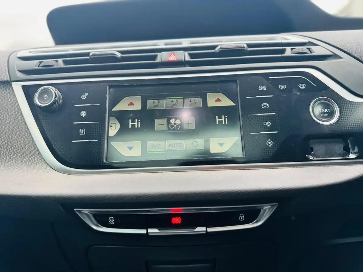 2014-citroen-grand-c4-picasso-16e-hdi-exclusive-big-21