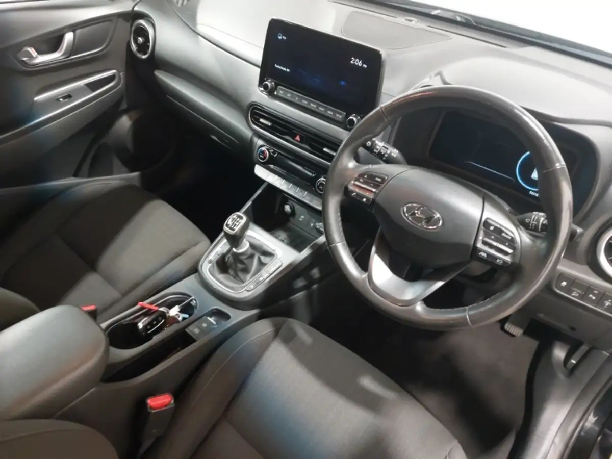 2021-hyundai-kona-10-t-gdi-premium-48-volt-mhev-big-17