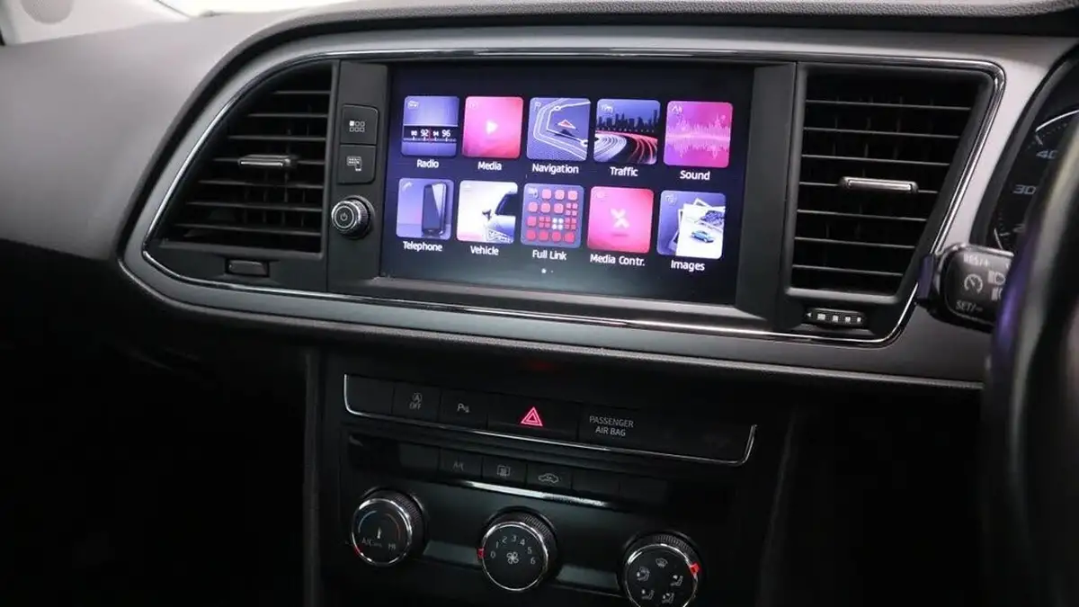 2019-seat-leon-15-tsi-evo-se-dynamic-hatchback-big-9