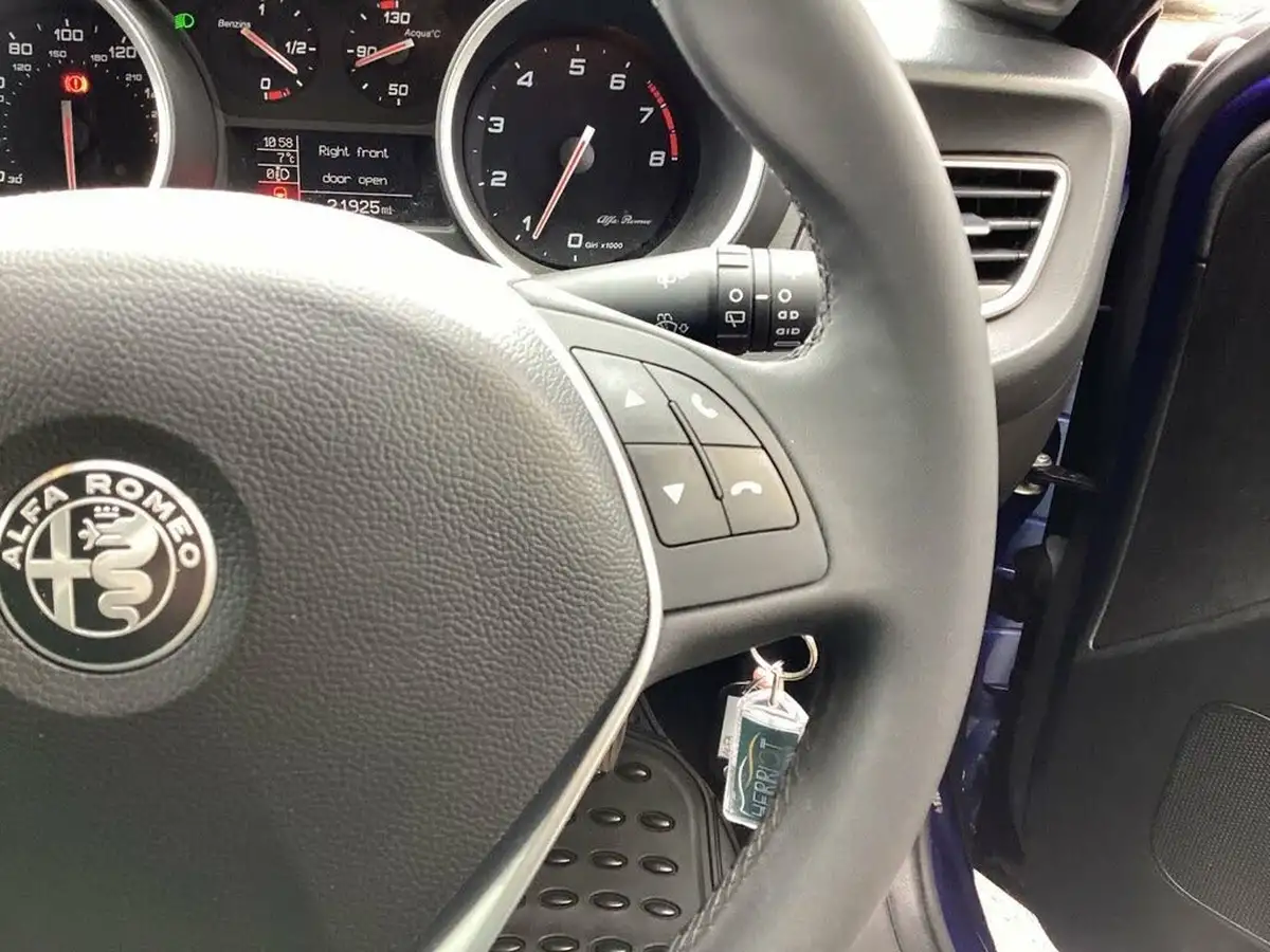 2020-alfa-romeo-giulietta-14-tb-super-big-27