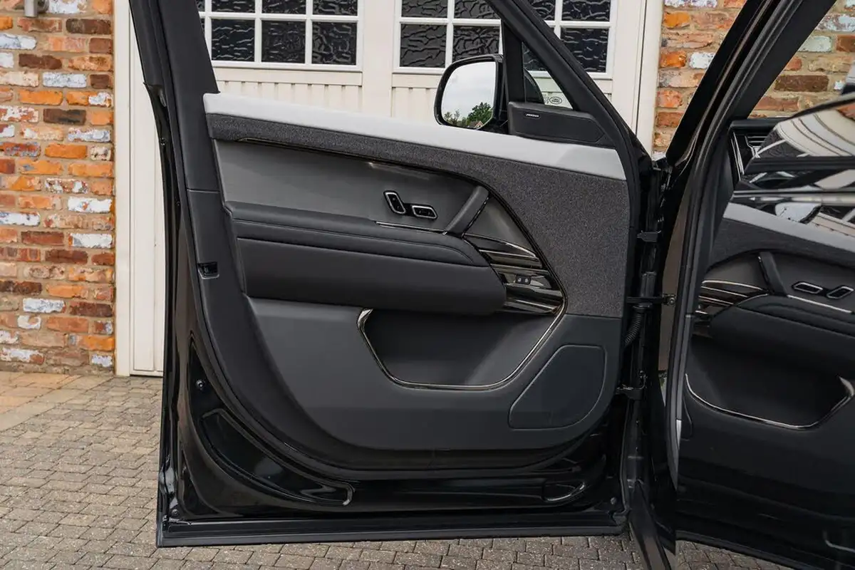 2024-land-rover-range-rover-sport-30-p460e-dynamic-se-big-32