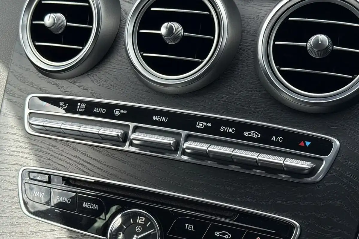 2017-mercedes-benz-c-class-21d-c250d-amg-line-premium-plusss-saloon-4d-9g-tronic-plus-big-21