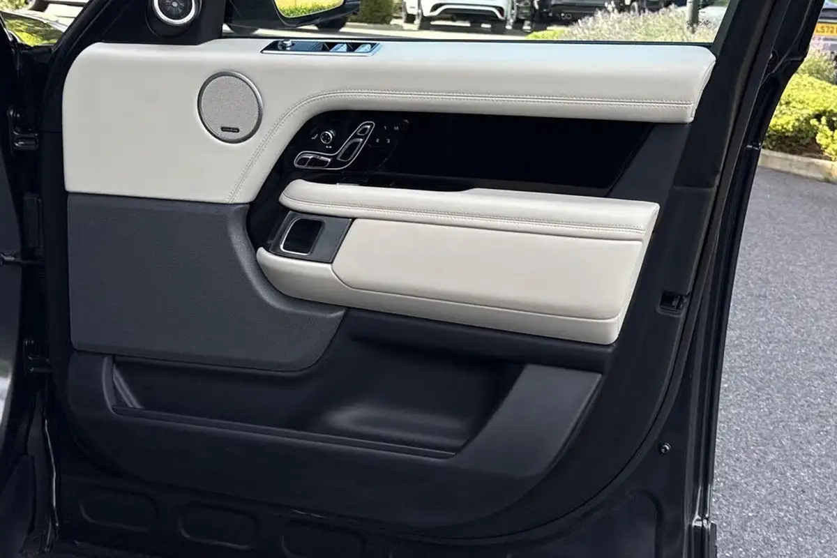 2021-land-rover-range-rover-30-p400-vogue-se-big-62