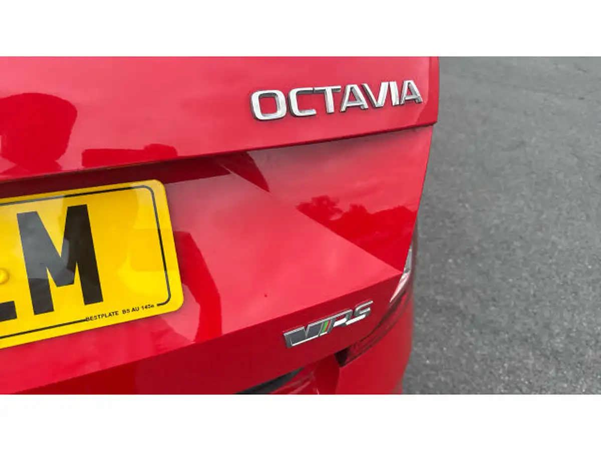 2016-skoda-octavia-20tdi-vrs-hatchback-dsg-big-37