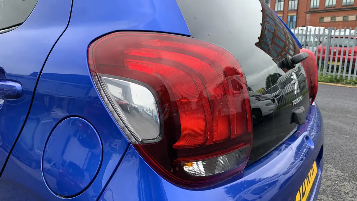 2021-peugeot-108-10-allure-hatchback-5d-big-25