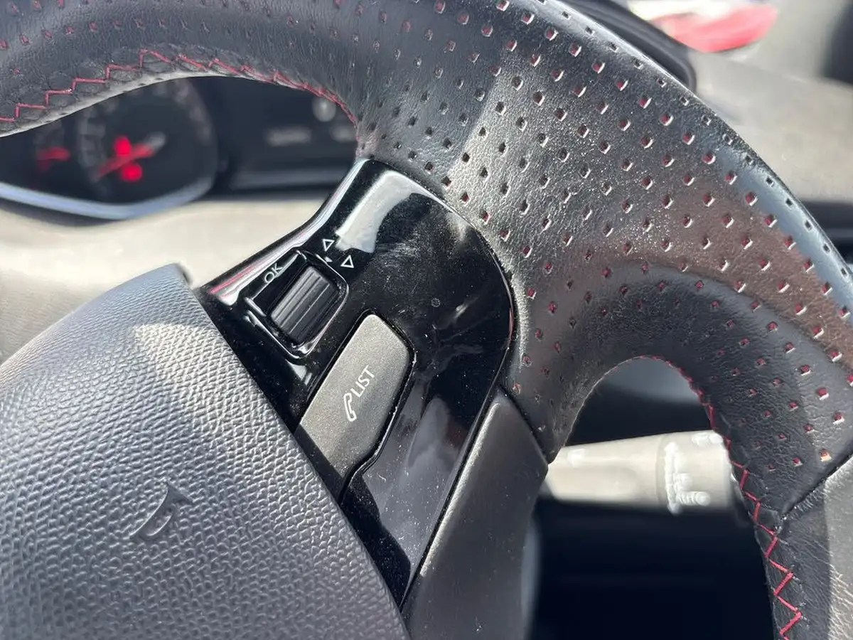2018-peugeot-308-sw-12-puretech-gt-line-big-18