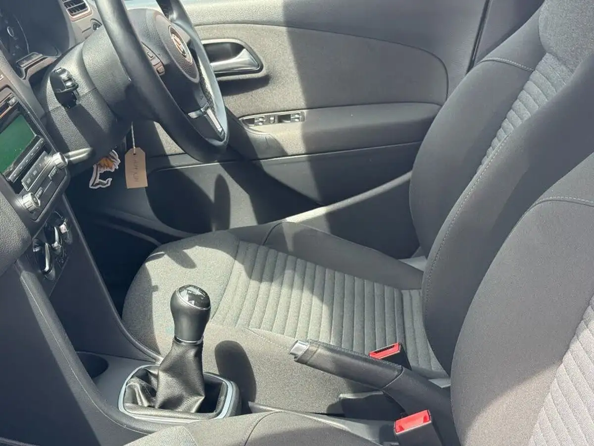 2014-toyota-aygo-10-vvt-i-x-clusiv-5d-big-17