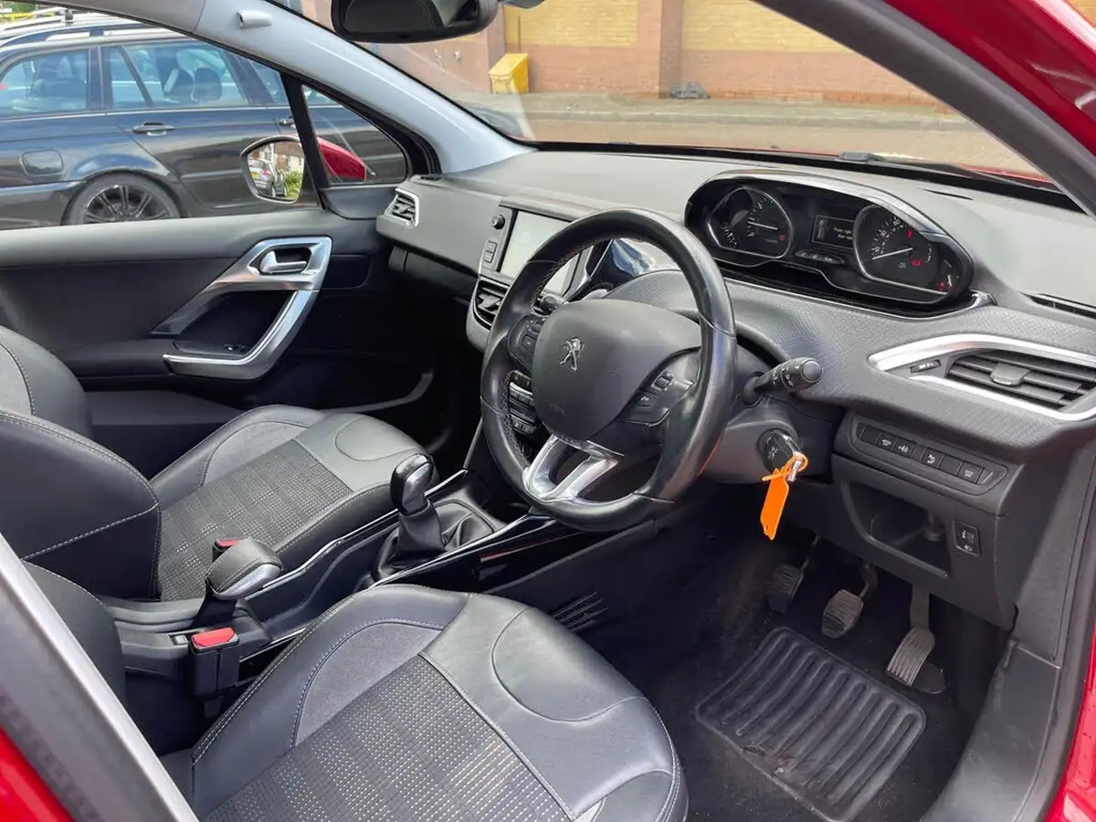 2019-peugeot-2008-suv-12-puretech-allure-premium-82bhp-big-13