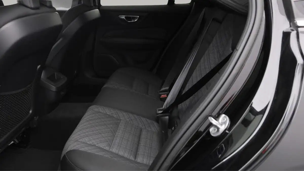 2023-volvo-v60-20-b3-core-big-16