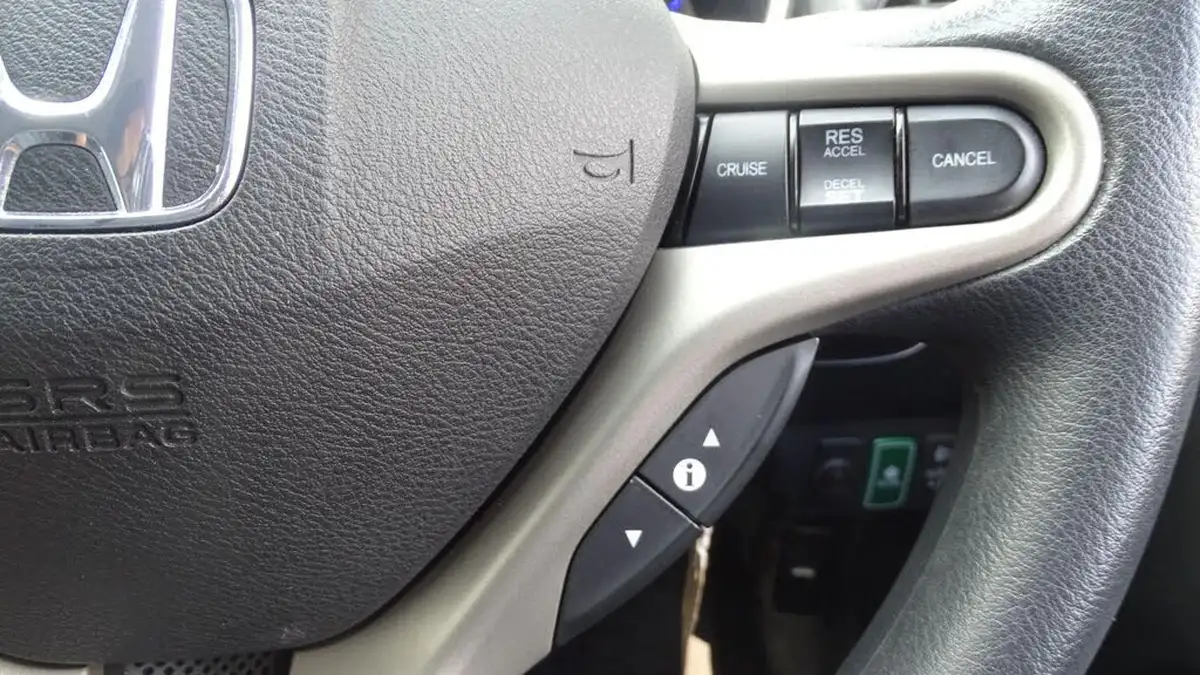 2013-honda-jazz-13-he-big-54