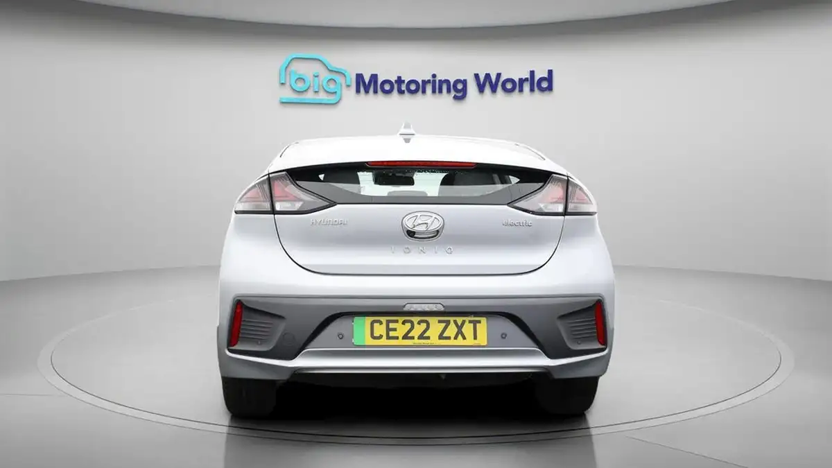 2022-hyundai-ioniq-e-premium-electric-big-6