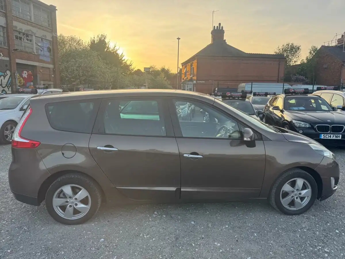 2011-renault-grand-scenic-15td-dynamique-tom-tom-110bhp-big-6