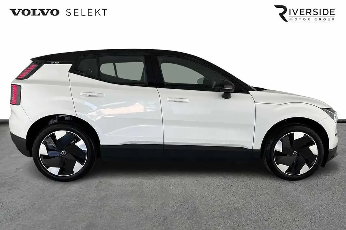 2025-volvo-ex30-e-single-motor-plus-extended-range-big-3