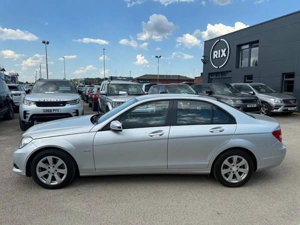 2011-mercedes-benz-c-class-21td-c220-cdi-se-edition-125-21cdi-170bhp-saloon-4d-auto-big-3