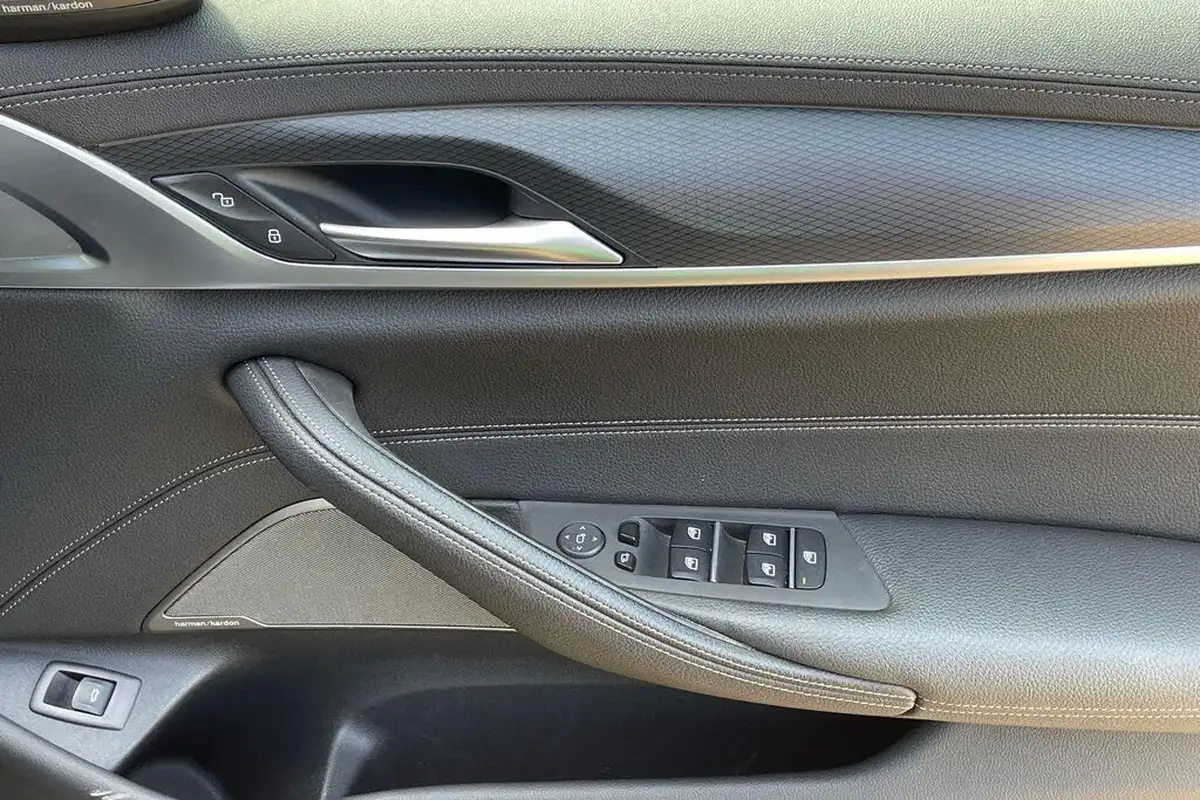 2021-bmw-5-series-20td-520d-m-sport-mht-touring-5d-big-38