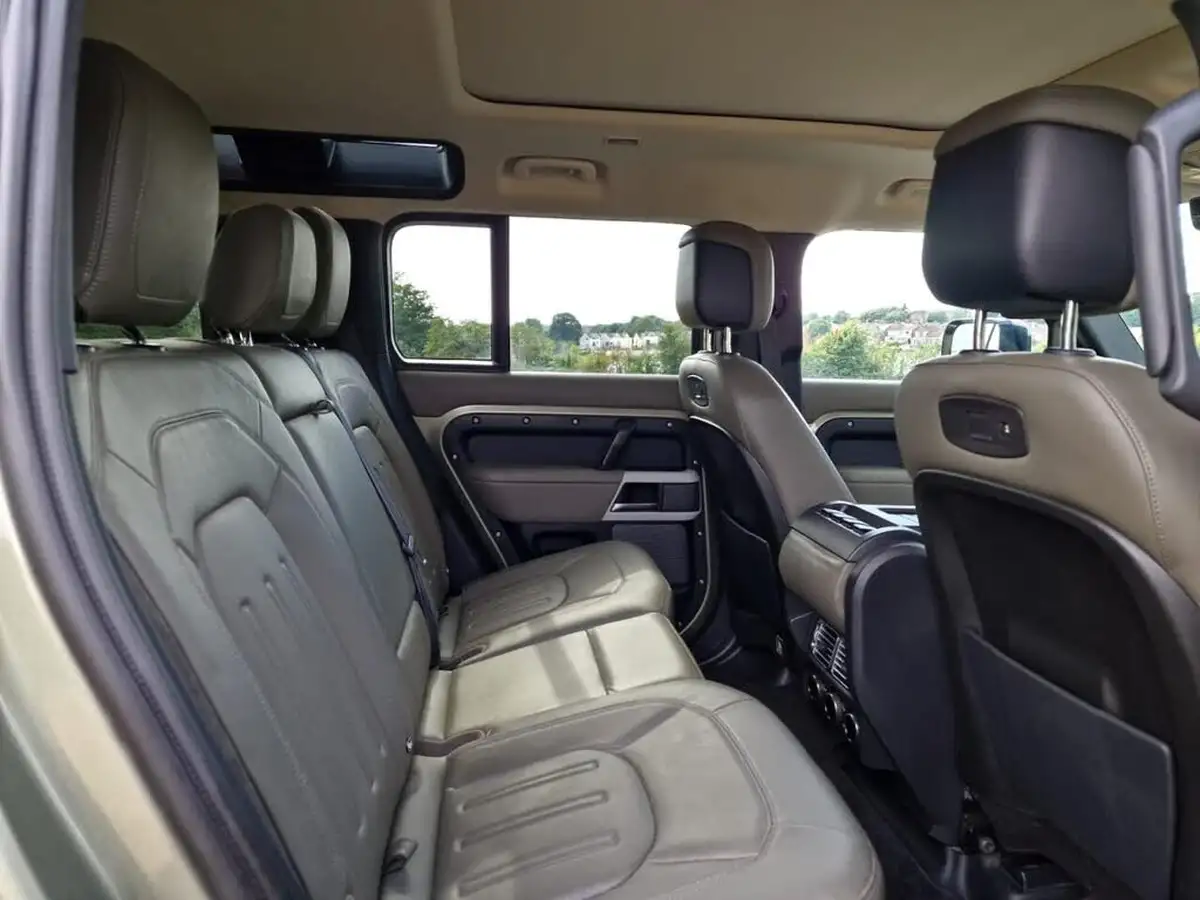 2020-land-rover-110-defender-20-d240-hse-110-big-10