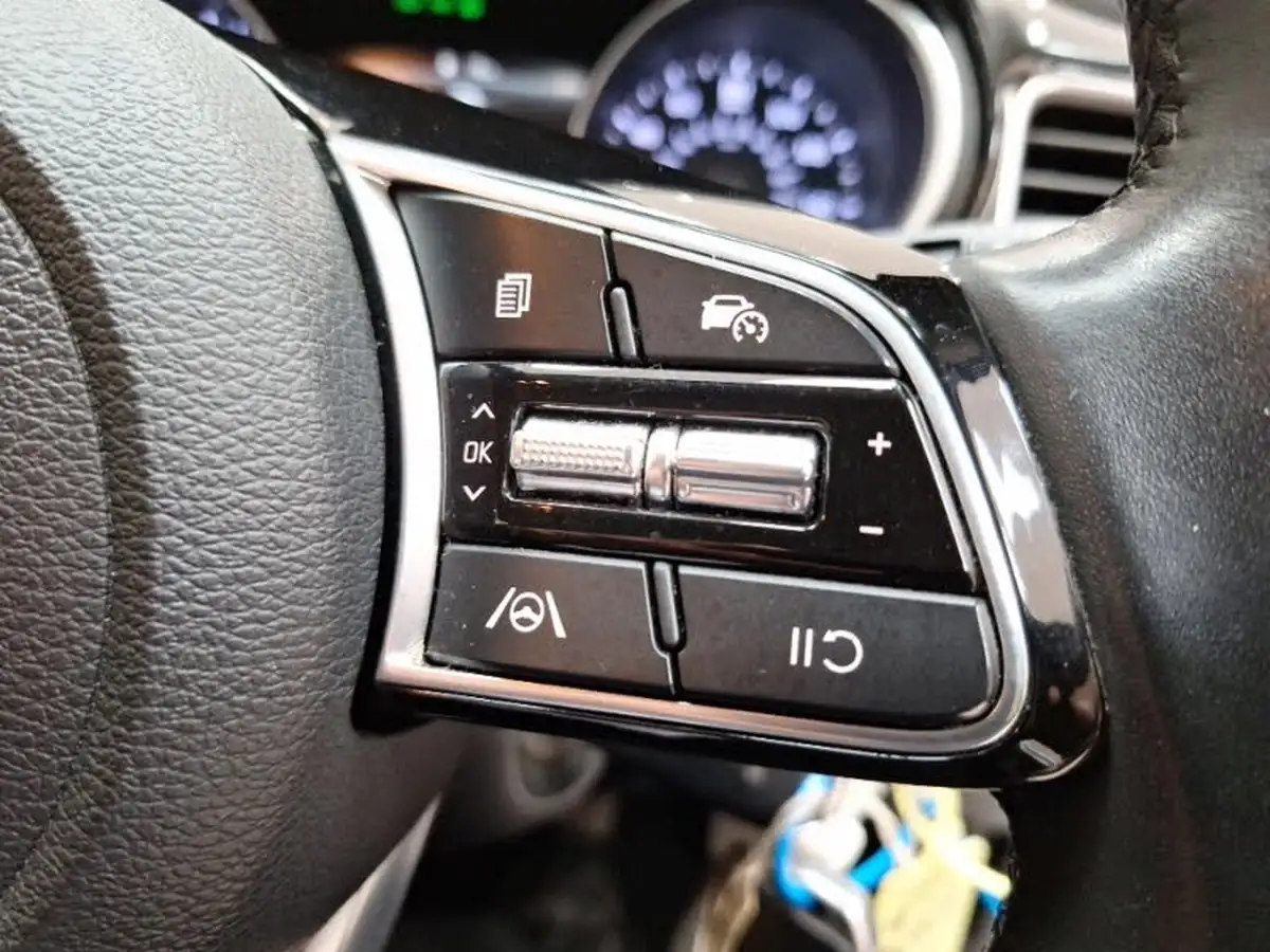 2022-kia-ceed-15-t-gdi-3-hatchback-big-15