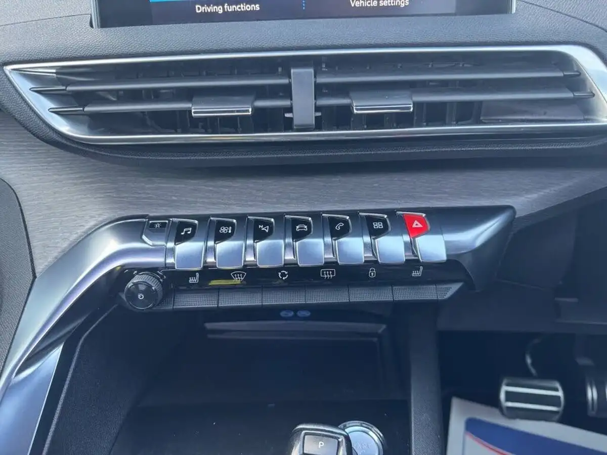 2017-peugeot-3008-suv-20-bluehdi-gt-big-32