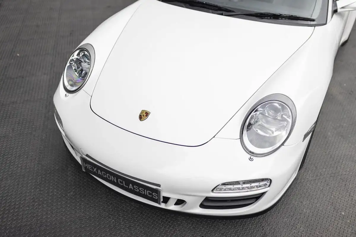 2011-porsche-911-38-carrera-gts-coupe-pdk-big-32