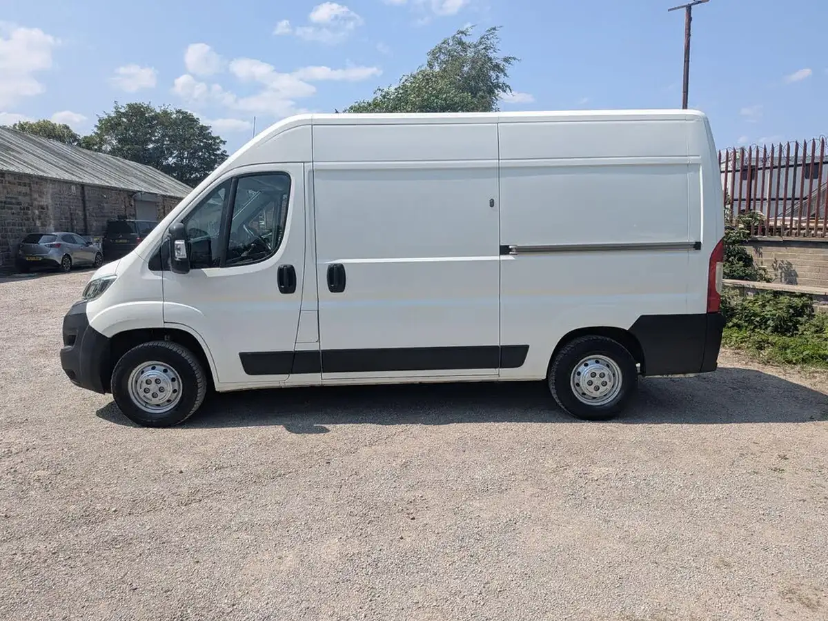 2019-citroen-relay-20bluehdi-35-l2h2-big-3