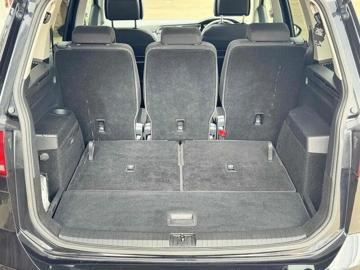 2016-volkswagen-touran-20tdi-se-family-big-16