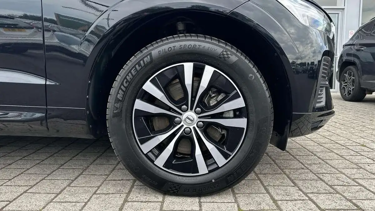 2024-volvo-xc60-20-b5-core-big-8