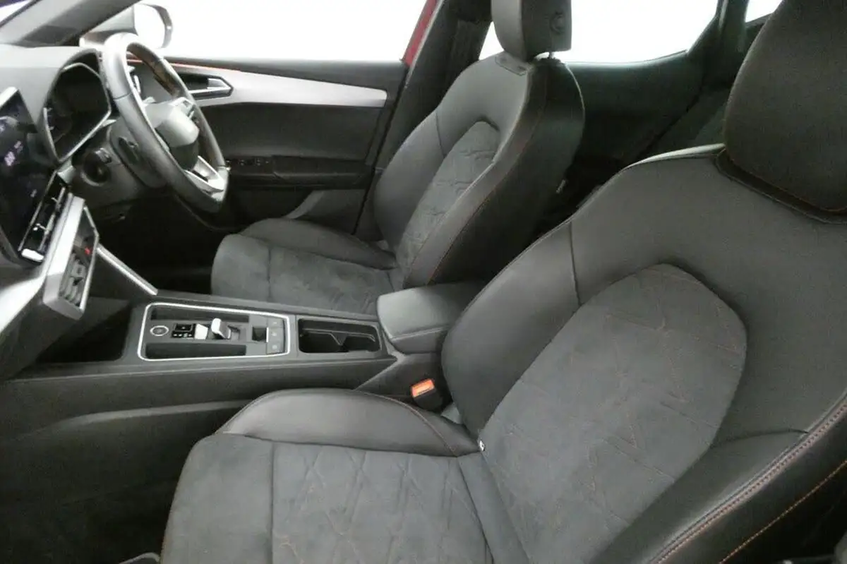 2022-seat-leon-big-24