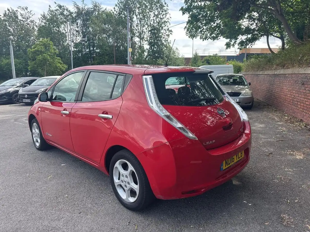2016-nissan-leaf-e-acenta-24kwh-big-3