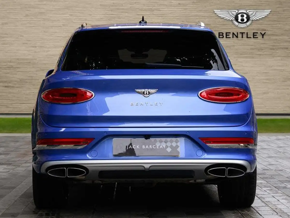 2024-bentley-bentayga-40-v8-extended-wheelbase-azure-big-7
